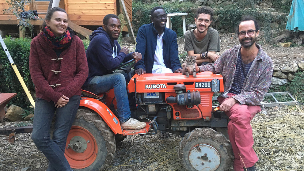 Depuis juillet 2019, Emmaüs Roya accueille six à sept compagnes et compagnons autour d’un but commun : pratiquer l’agriculture paysanne.