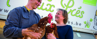 Depuis que Daniel Collienne et son épouse Suzanne Desmidt ont médiatisé leur acquisition de poulaillers mobiles, ils sont régulièrement contactés par des agriculteurs qui s’intéressent à ce système d’élevage.