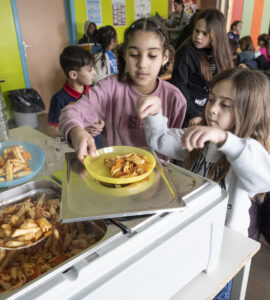 Cantines scolaires gratuites