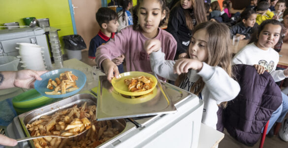 Cantines scolaires gratuites